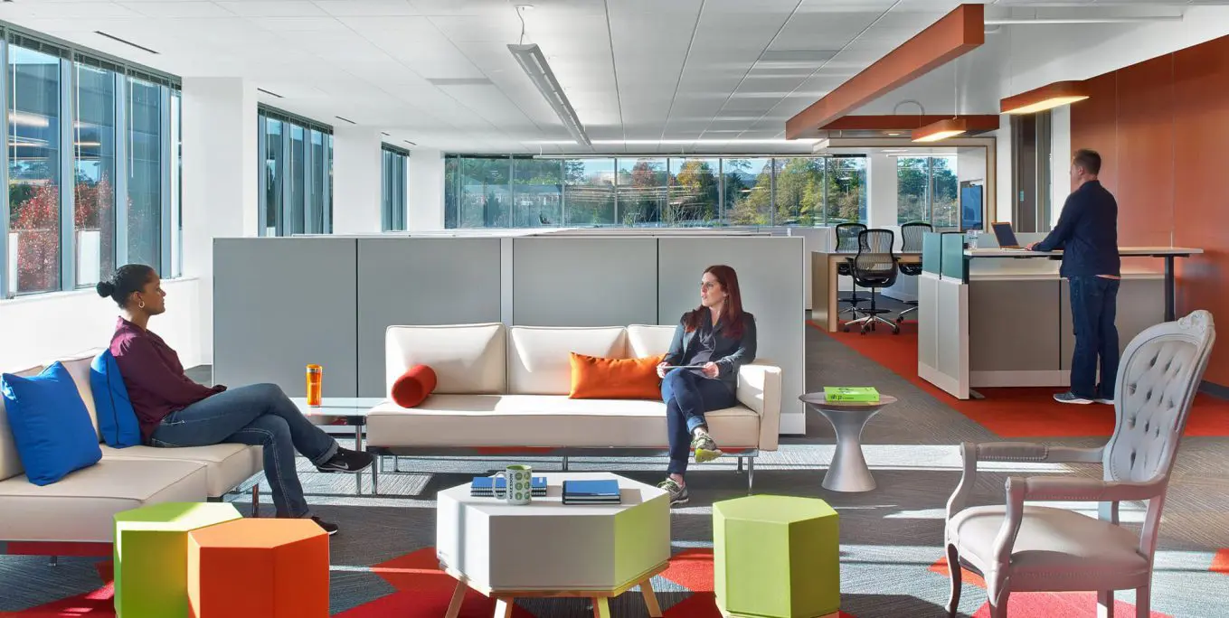 Women collaborating in office