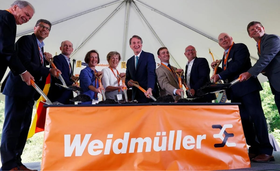 Weidmuller ribbon cutting